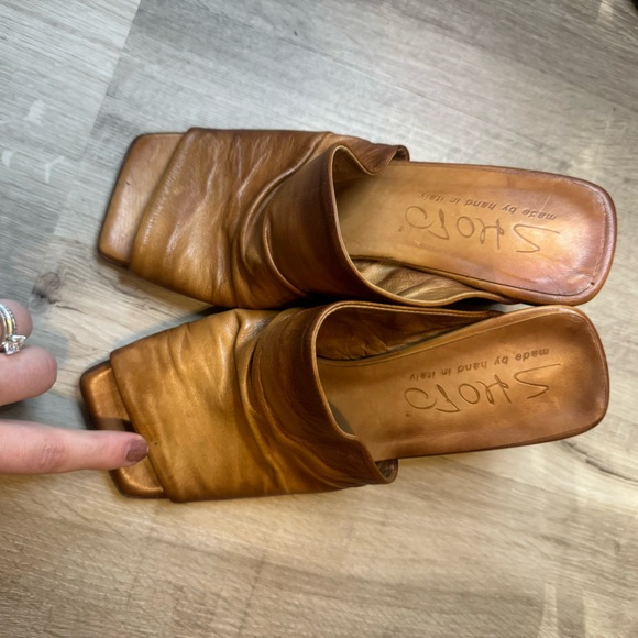 SHOTO fine Italian leather heeled sandals - Picture 2 of 11